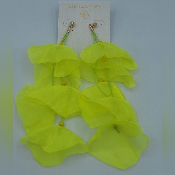 Stella & Ruby Neon Yellow Green Fabric Floral Earrings NEW #1292 - Picture 7 of 9